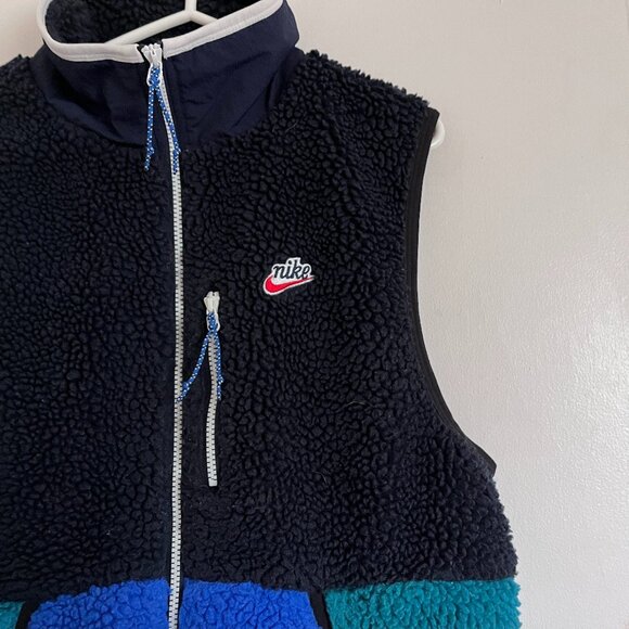 Nike varsity teddy vest - Picture 1 of 2